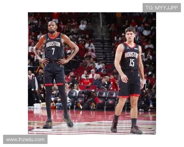 开拓者与火箭激战正酣 两队火力全开争夺季后赛名额