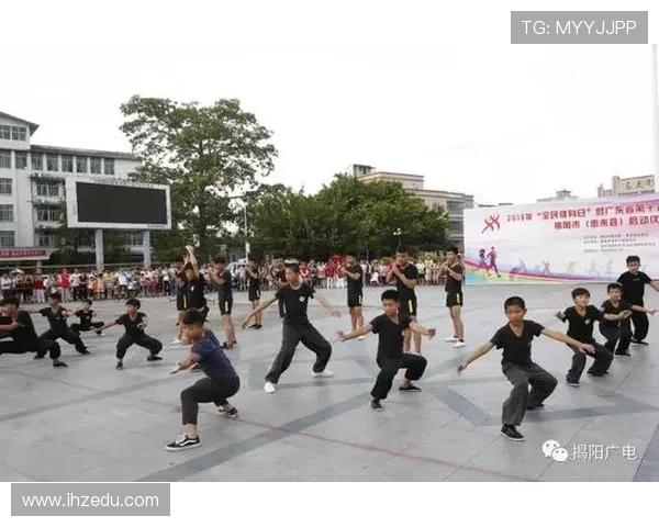 武汉城市马拉松评析飞盘队的节奏表现与赛事氛围的完美结合
